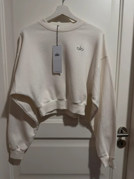 ALO Yoga Tops - Women’s ALO Yoga Cropped Accolade Crewneck Ivory Sweatshirt M